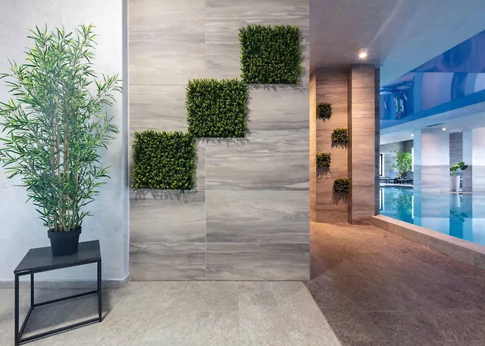 504 L Indoor Parking L Breakfast & Available Apartament *