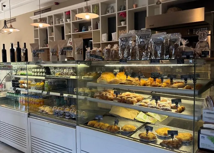 504 L Indoor Parking L Breakfast & Available